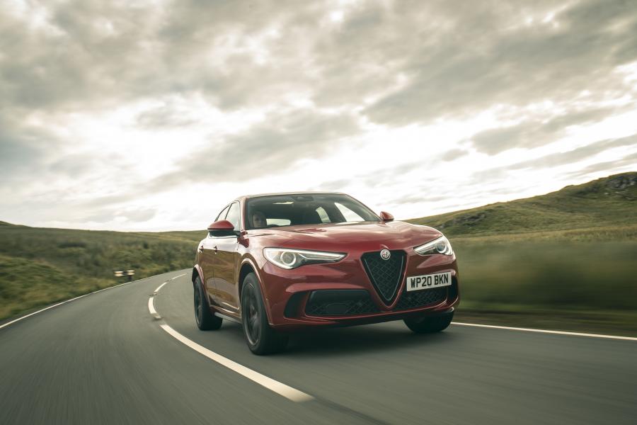  Alfa Romeo Stelvio Quadrifoglio (949) 2020 года  (UK) (фото 36 из 37)